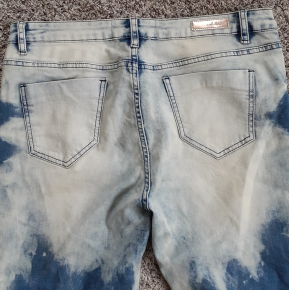 Jeans - Picture 8 of 9